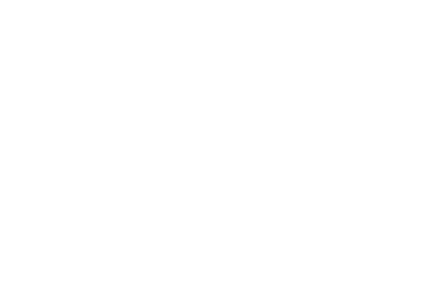 Mom's organic market logo